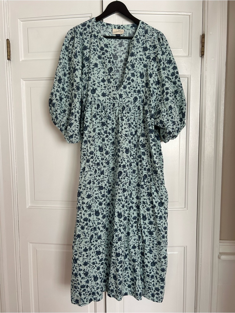 Universal Thread Blue Floral Puff-Sleeve Midi Dress Size L